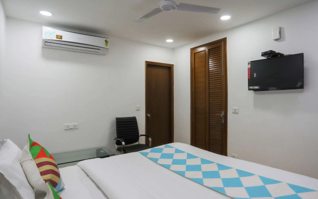 OYO 79600 The Premium Villa