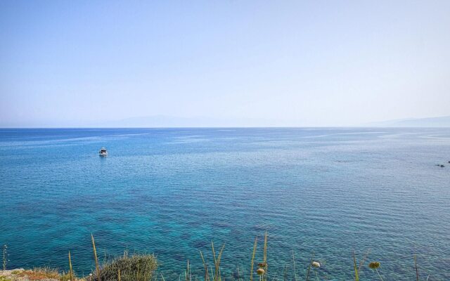 Stunning Apartment in Briatico With 1 Bedrooms and Wifi