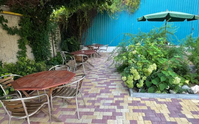 Polina Guest House