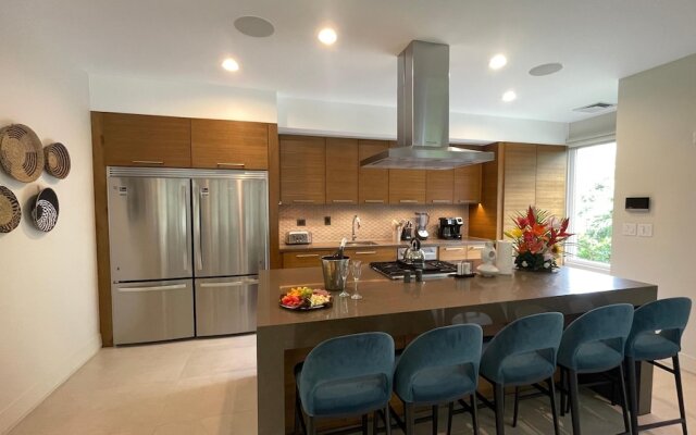 - Casa Cenizaro Six Bedroom Private Pool Family