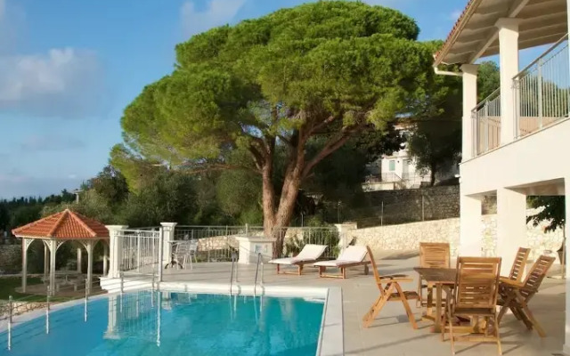 Vryonis Villa