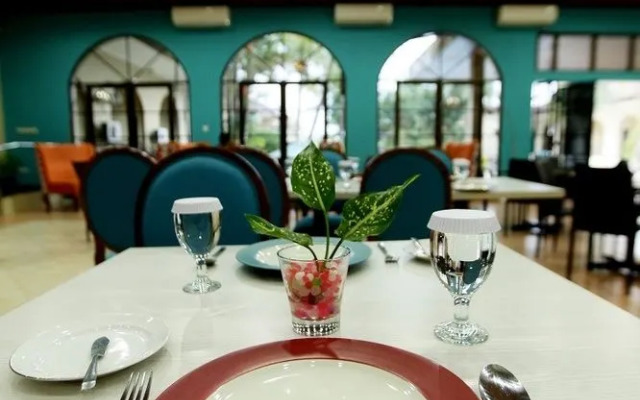 Capital O 1662 Ole Suites Hotel