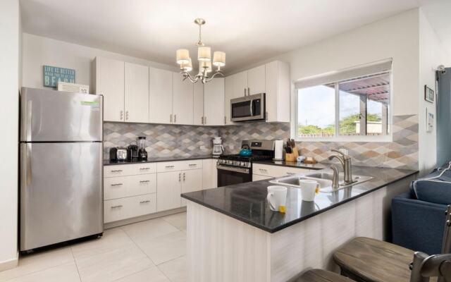 3BR Villa Central Location Private Pool Patio