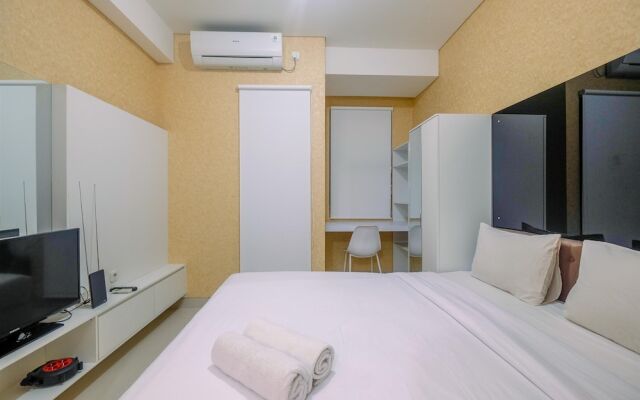 Homey and Comfort Living Studio Apartment Transpark Cibubur