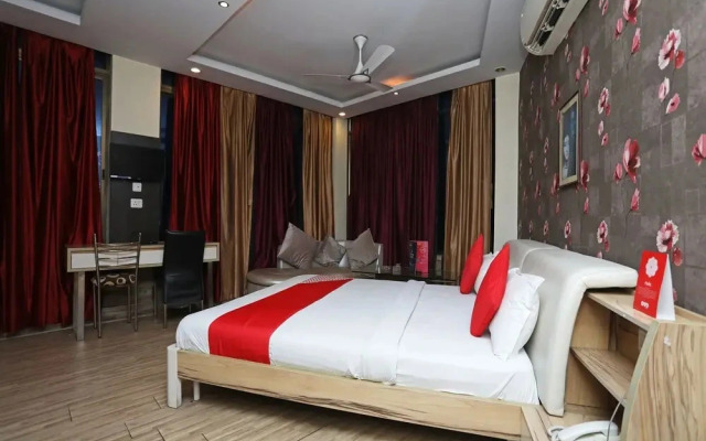 Skylark Hotel by OYO Rooms