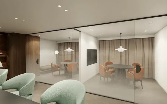 The Connoisseur Residence Hotel