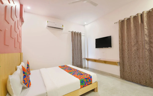 Fabhotel Black Pepper