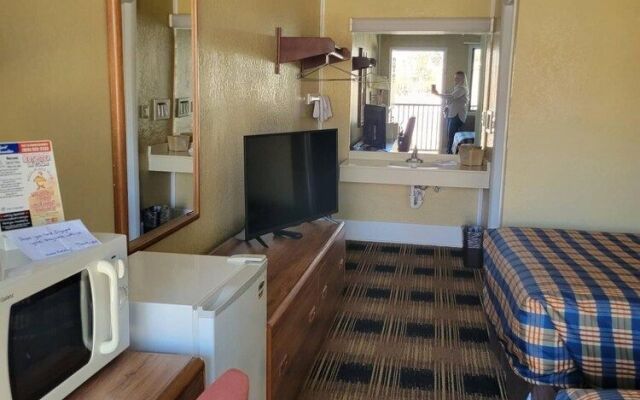 Smokies Motel