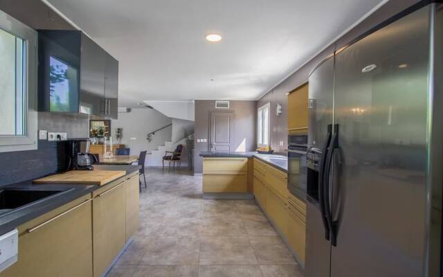 Homelly - Belle Maison avec piscine