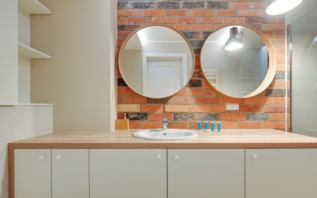 Blue Mandarin Island