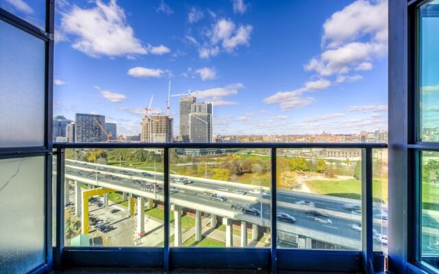Newly Decorated Condo Great View Parking