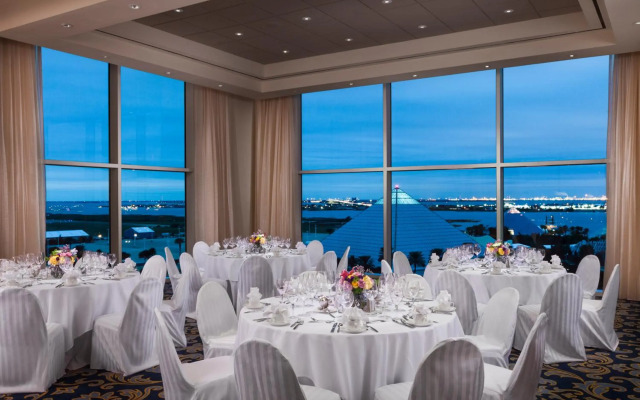 Moody Gardens Hotel, Spa and Convention Center