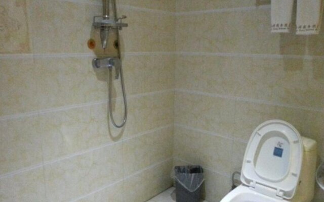 Longxiang Business Hotel