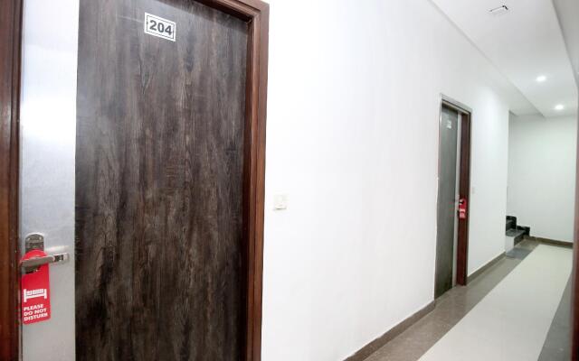 OYO 13431 Hotel Royal Blue