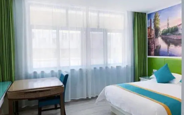 Yiwu Defeng Hotel