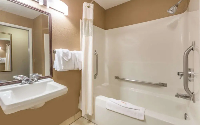 Baymont Inn & Suites Lancaster