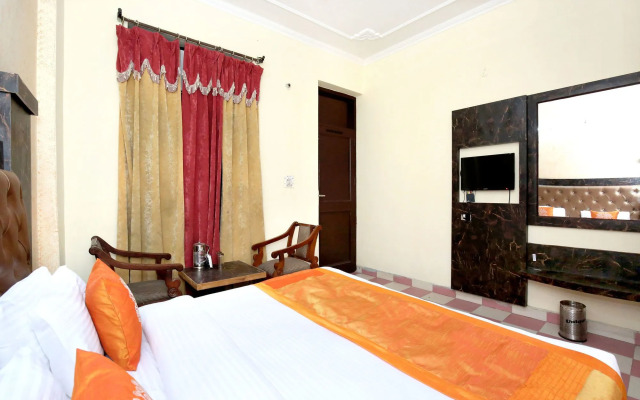 OYO 11318 Hotel Shagun