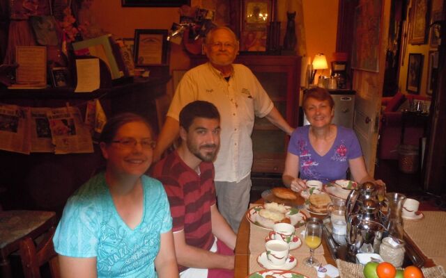 1870 Banana Courtyard French Quarter B&B