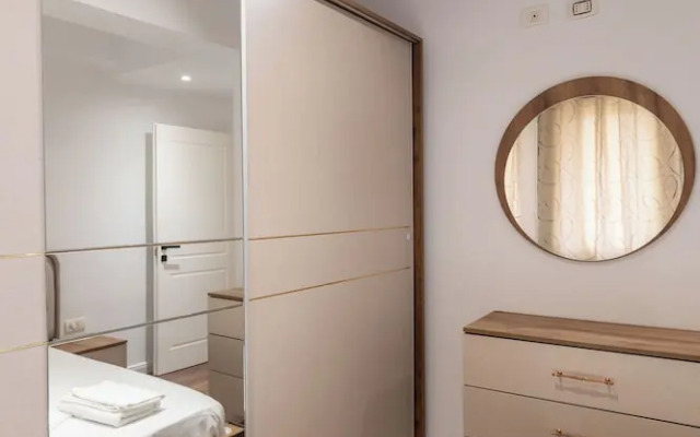 Tirent Apartment Komuna Parisit 2