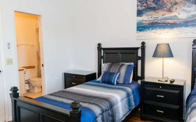 Cove at Sandy Pointe Unit 202a