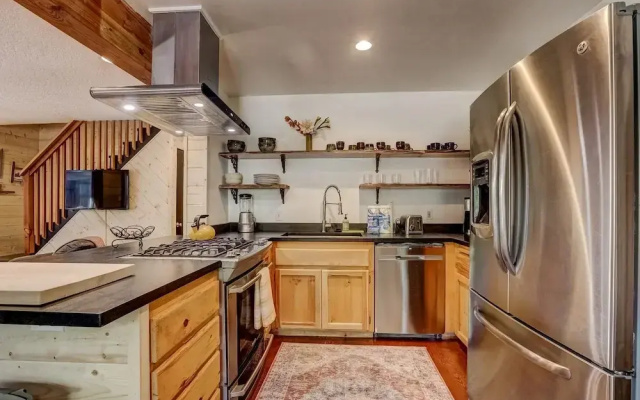 Rustic Haven - Hot tub & Pet Friendly