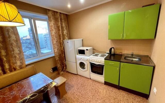 Home Hotel On Stroiteley 79