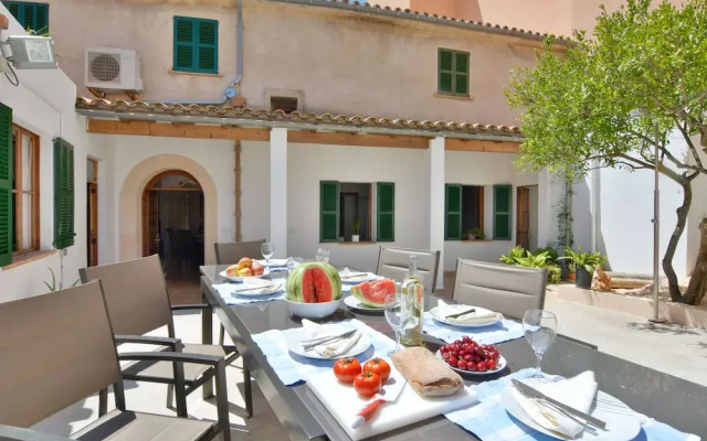 Mallorca Town House with Pool Beaches 20 Mints
