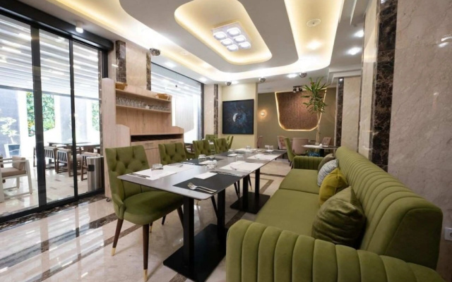 RV Hotel - Dely Brahim