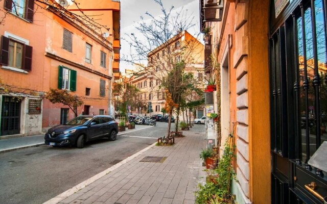 Apartment With one Bedroom in Roma, With Wifi