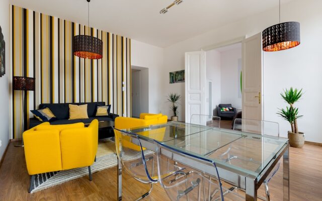 BPM-Kate's Central Home In Budapest