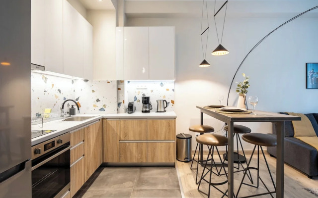 The Beatles 2-BR Apartment in Athens
