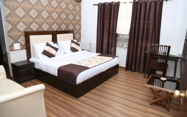 Pacific Inn Suryansh Hotel