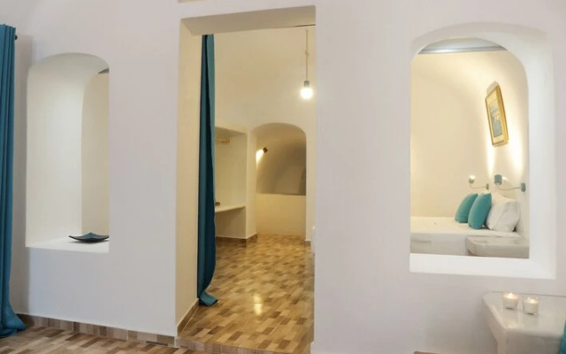 Church & Cave - Santorini Private Residences