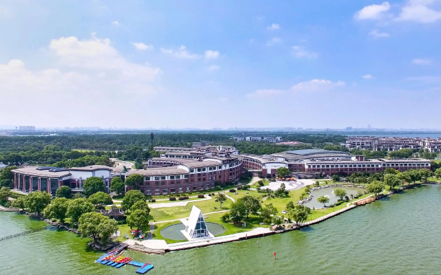 Tongli Lakeview Hotel