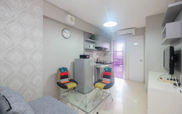 Strategic And Restful 2Br At Bassura City Apartment