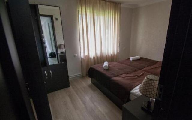 Roza’s Guest House