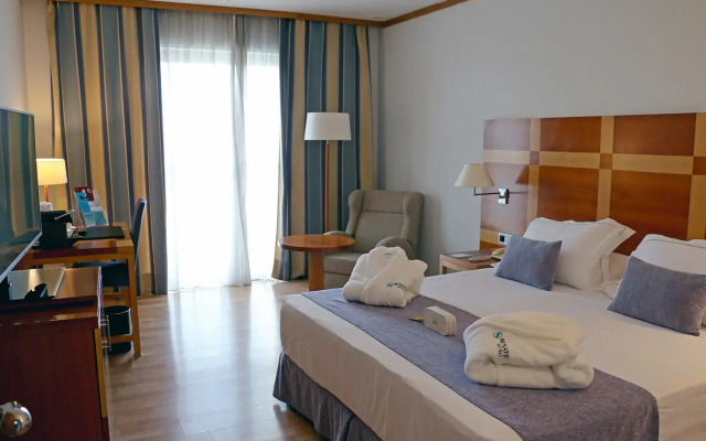 Отель Senator Parque Central