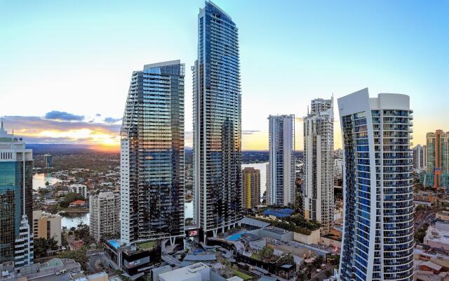 Circle on Cavill - Private Apartments