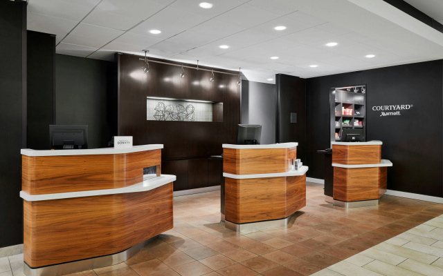 Courtyard by Marriott Milwaukee Downtown