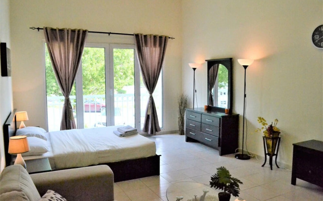 MRH - Studio in Discovery Gardens