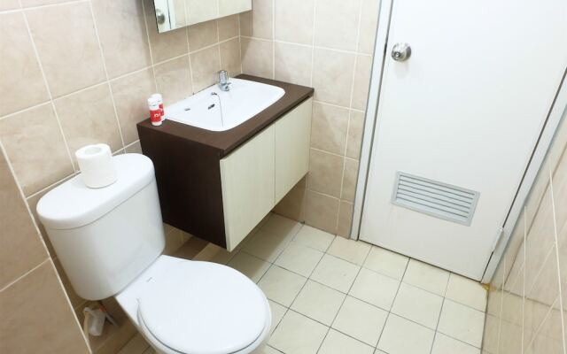Pool View Green Bay Apartment Pluit
