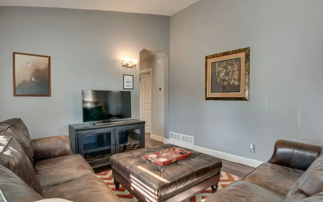 Well-equipped Atlanta Home With Deck!