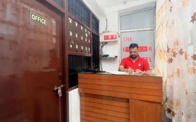 OYO 19403 Hotel Ashish Plaza