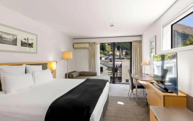 Novotel Queenstown Lakeside