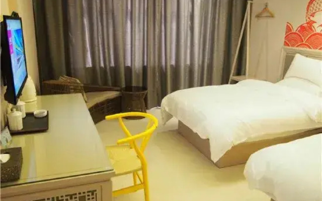 Pai Hotel (Xinchang Qixing Residential District Branch)