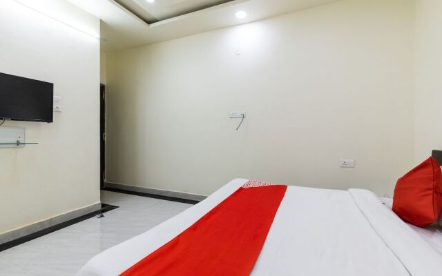 Oyo 39426 Hotel Lotus