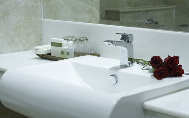 Rose Emerald Hotel