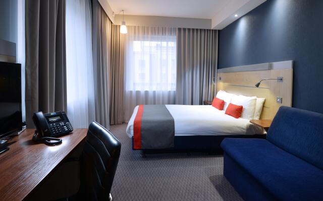 Holiday Inn Express Hotel Dublin Airport, an IHG Hotel