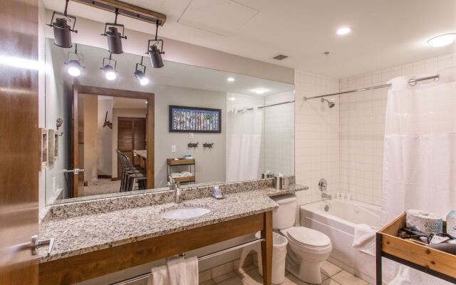 Your own balcony, full kitchen in Canyons Village by RedAwning