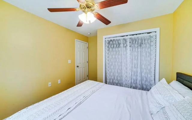 Spacious Champaign Home By University Of Illinois!